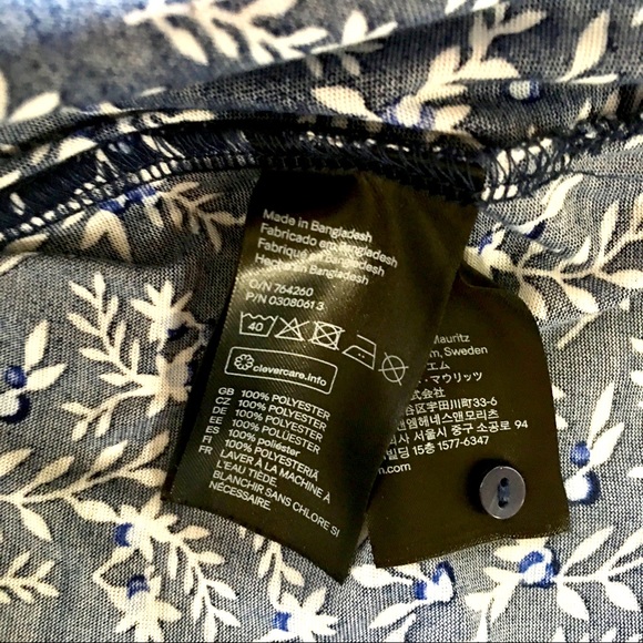 H&M CASUAL BLUE-WHITE PRINTED FLOWER TEE size S - Picture 7 of 7